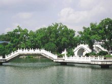 Guilin Banyan Lake