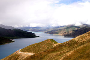 Yamdrok Lake