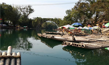 Yangshuo bamboo rafting