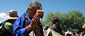 Lhasa to Kathmandu tour to see Tibetan pilgrims