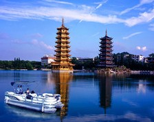 Two Rivers and Four Lakes Night Cruise