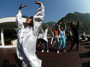 taichi class on the cruise ship