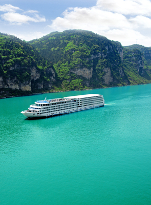 cruise ship on the Yangtze River