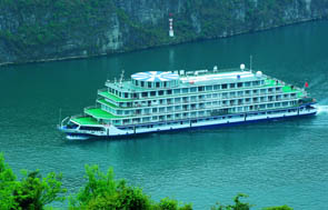 cruise ship on the Yangtze River